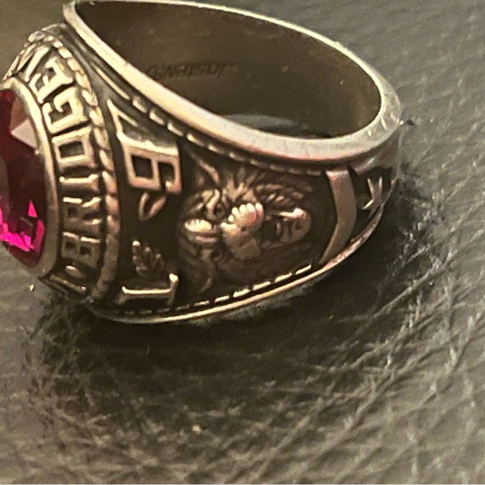 WILDCATS CLASS RING WEST BRIDGEWATER BASKETBALL 🏀 - Picture 7 of 8